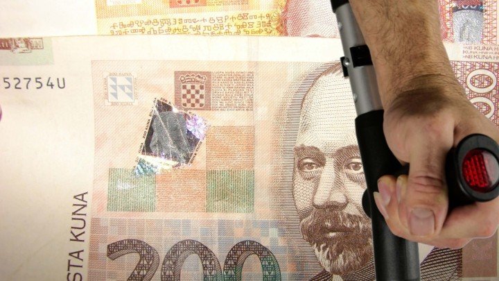 Umirovljenik provaljivao u kuće u Pakracu jer od invalidske mirovine nema za život