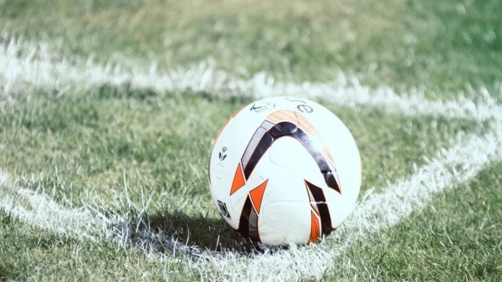 Muškarac provaljivao u nogometne klubove. Krao kotlove za gulaš, sladolede, lopte...