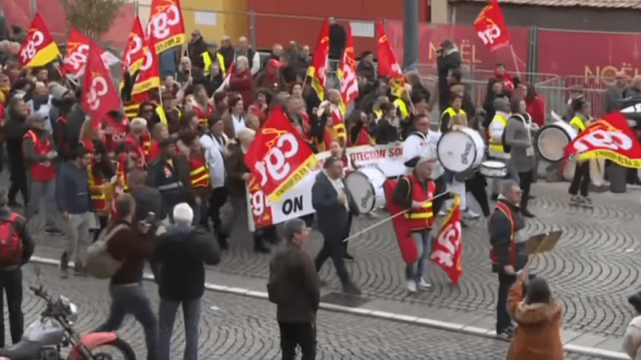 Drugi tjedan štrajka protiv mirovinske reforme: Od 350 do 800 tisuća ljudi na ulicama