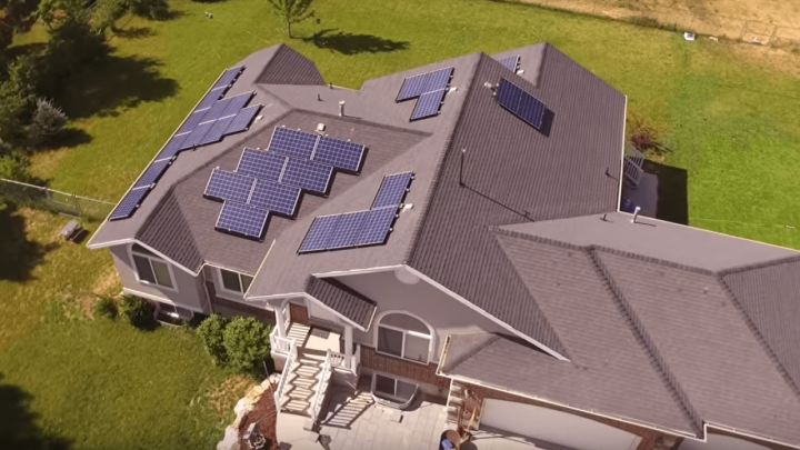 Borba protiv siromaštva: Ova država umirovljenicima besplatno ugrađuje solarne panele