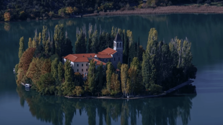 Sprema se velika izložba: Visovačko blago po prvi puta napušta franjevački samostan