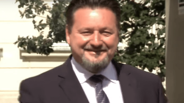 Umirovljenici o Kuščeviću: "Dao je na raspolaganje mandat, a zašto nije isto napravio s imovinom?"