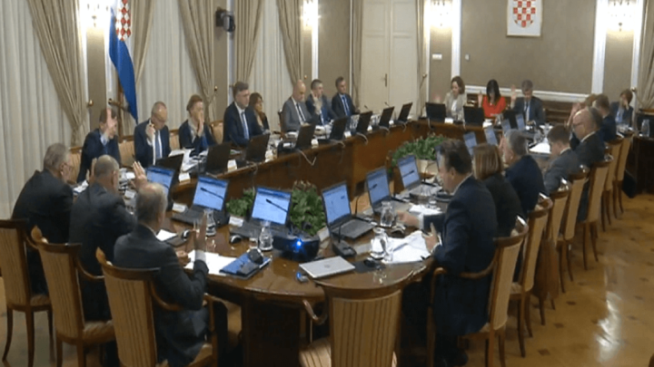 Priprema li se Vlada na rušenje referenduma o radu do 67?