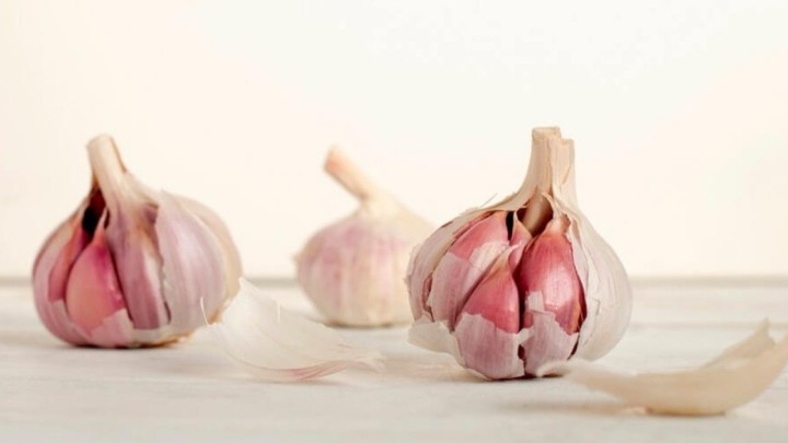 Tko bi rekao, najzdraviji dio češnjaka uglavnom završi u smeću