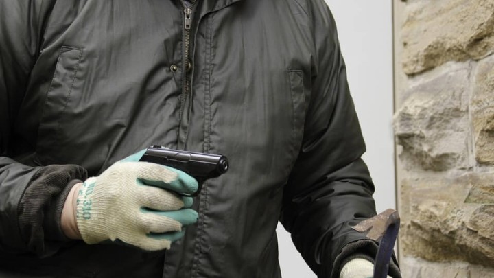 Starci u strahu od razbojnika, 66-godišnjak pretučen u vlastitoj kući