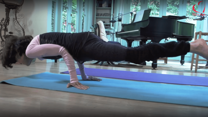 Izazivamo vas da pronađete 95-godišnjakinju koja izgleda mlađe od ove bivše plesačice