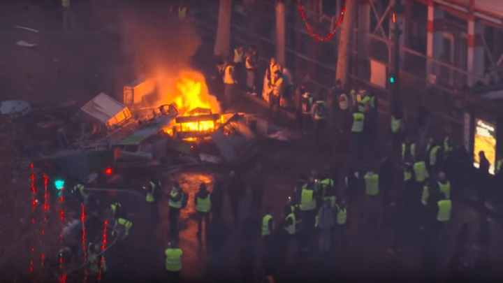 Na prosvjedima u Francuskoj poginula starica, policijski suzavac ju pogodio dok je zatvarala prozor