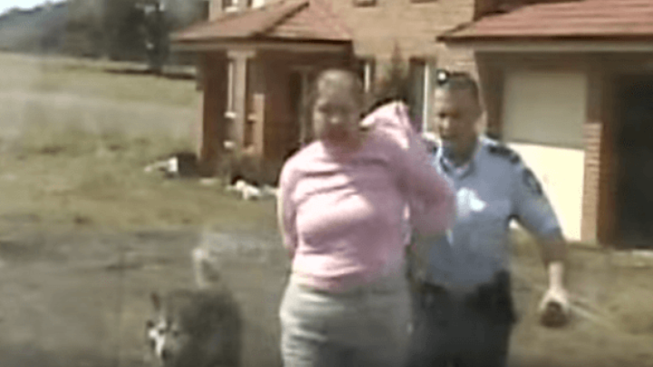 [VIDEO] Degutantna uporaba sile nad umirovljenicom u invalidskoj mirovini: "Prislonio mi je pištolj na glavu"