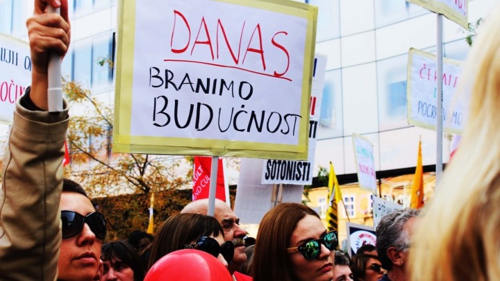 Akcija sindikata: Sutra će pred Saborom pozivati zastupnike da ne podrže prijedlog mirovinske reforme!