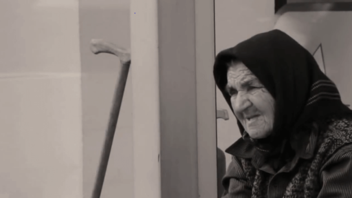 "Samo nesreća me prati, ali cvijeće me raduje", tvrdi baka koja teško živi i ne odustaje od prodaje cvijeća