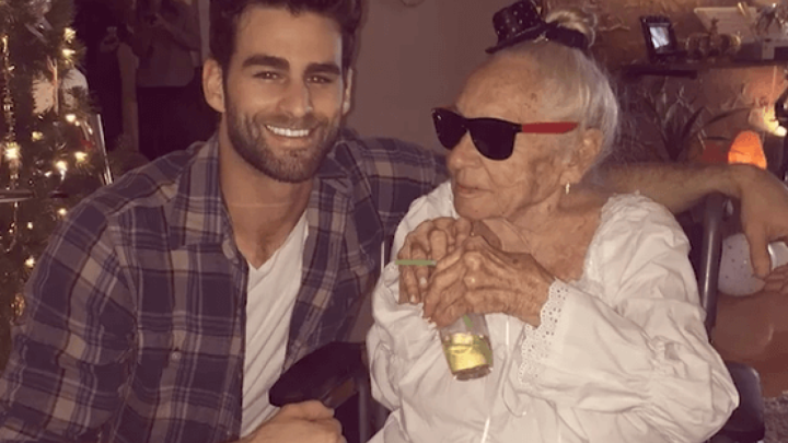 Norma zauvijek ostaje u sjećanju mlađeg susjeda koji joj je uljepšao posljednje godine života