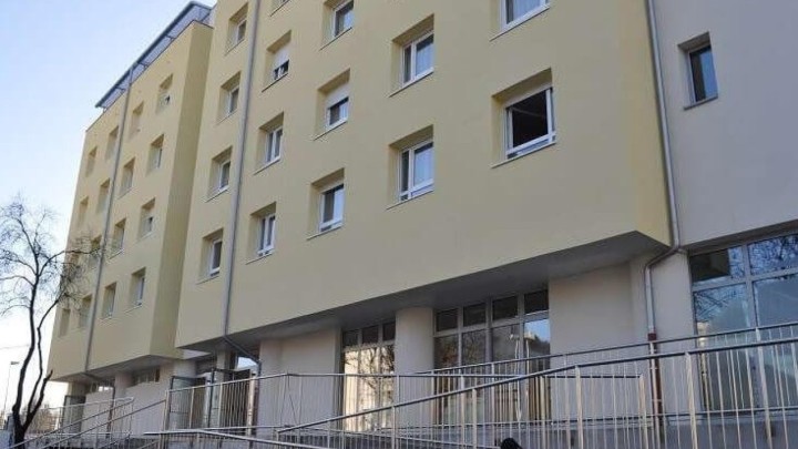 Studenti sa Cvjetnog prikupljaju novac za baku koja više ne može skupljati boce jer ide na operaciju