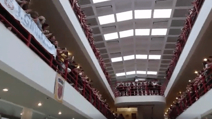 [VIDEO] Gimnazijalci oduševili profesore pred odlazak u mirovinu