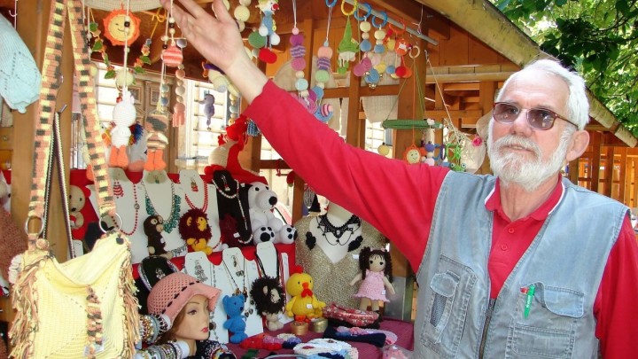 Umirovljenički par Stupar umjesto da kuka radije proizvodi igračke za djecu