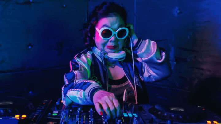 [VIDEO] Techno baka oduševljava Japan svojim setovima - elektroniku voli "začiniti" jazzom i klasikom