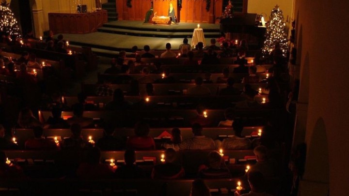 Hrvatski Božić u znaku tri mise, puno pjesme i purice na stolu