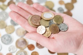 Imate malu mirovinu od koje jedva živite: Evo koje pomoći su vam dostupne