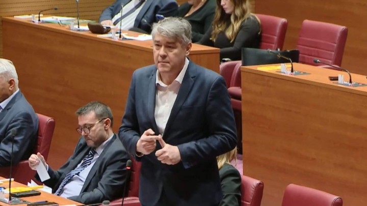 Sabor izglasao proračun: 'Nećete imati za mirovine i plaće, budite odgovorni'