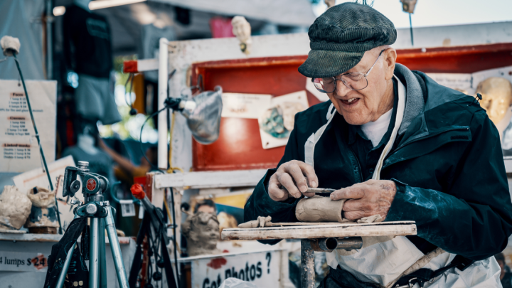 Susjedi uvode povlastice za starije radnike: Skraćeni radni dan ili produženi vikend