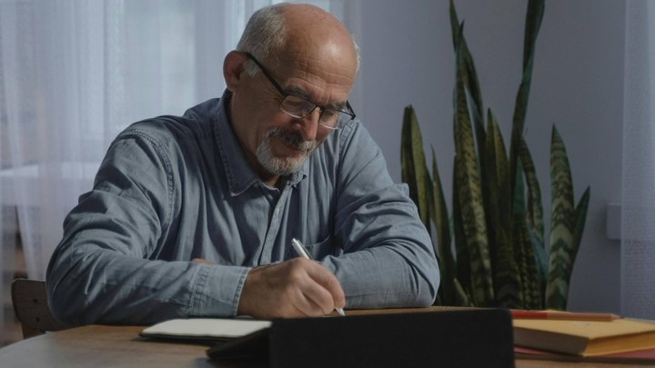 Male tajne hrvatskog jezika: Kada koristiti prijedloge zbog i radi?