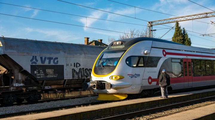 U Hrvatskoj se sve više putuje vlakom: Putnici lani prešli 50 posto više kilometara