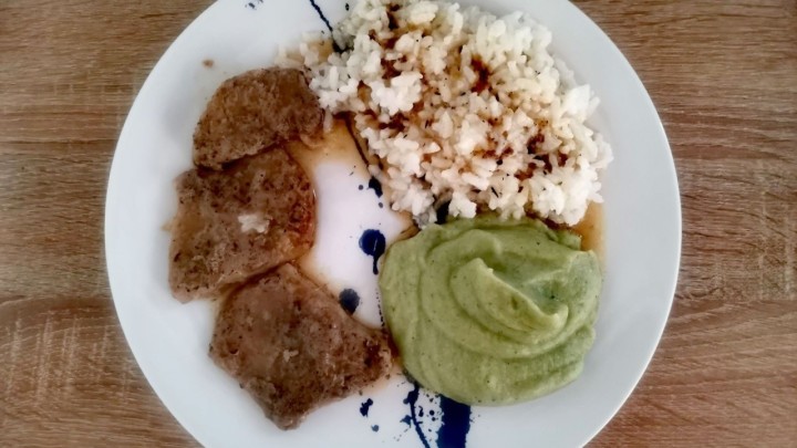 Bakina kuhinja: Šnicle s kremom od karfiola i rižom kao ručak od pet eura za troje