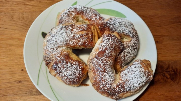 Bakina kuhinja: Brze i slasne burkifle zasladit će vaš vikend