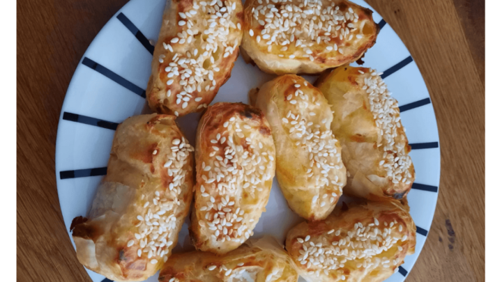 Bakina kuhinja: Ove slasne pitice sa sirom će vas oduševiti, a mogu se i zamrznuti