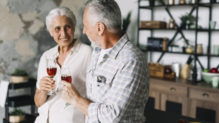 Gradonačelnik Kolarek ne želi da umirovljenici od 30 eura božićnice kupuju - alkohol