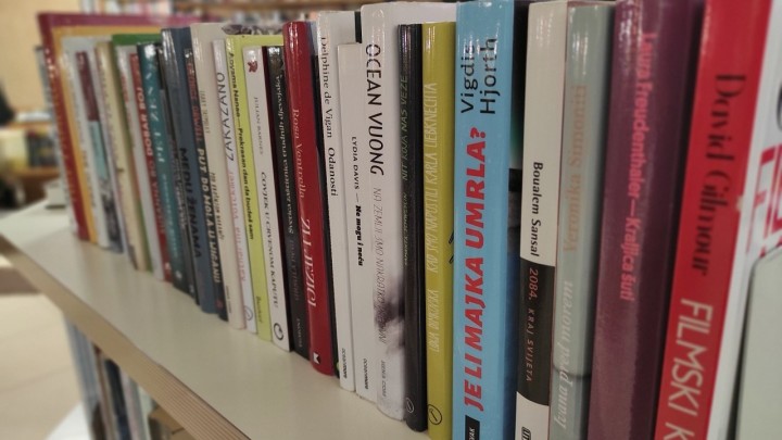 Gradska knjižnica Crikvenica ima posebnu ponudu za umirovljenike, evo o čemu se radi