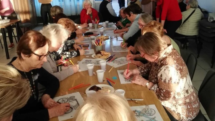 Posebne kreativne radionice za starije održavaju se u Zagrebu, a na njima sudjeluju i studenti