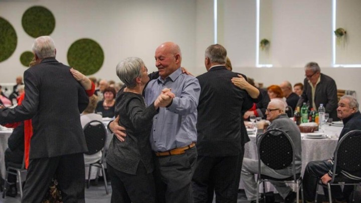 Bračni parovi iz Osijeka koji slave zlatni pir imaju organiziran ručak na Valentinovo, a prijave su već krenule