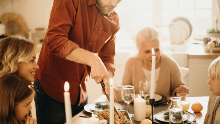 I to je moguće: Jedna baka djeci i unucima već godinama naplaćuje božićni ručak, a za to ima dobar razlog