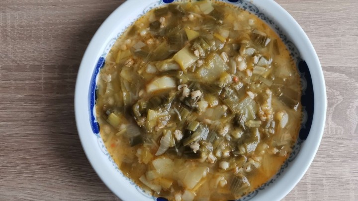 Bakina kuhinja: Lonac posnog variva od poriluka i ječma na starinski način