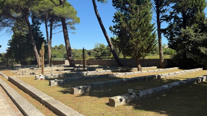 Spomen-groblje na Rabu: Nekada je na otoku bio zloglasni fašistički logor