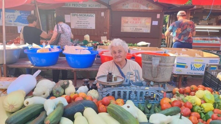 Posjetili smo tržnicu Kvatrić: 'Sve je skupo, ali voće je ipak bolje nego u trgovini'