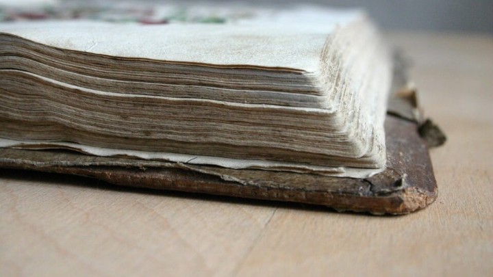 [23.2.] Gutenbergovim strojem za tiskanje tiskana prva knjiga - Biblija