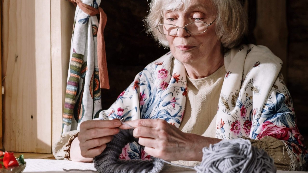 Heklana lutka umirovljenice vrijedi 80 eura: Istovremeno, tuđi rad ne vrijedi ništa