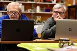 Informatički tečaj za umirovljenike: 'Svaka generacija sve je naprednija'