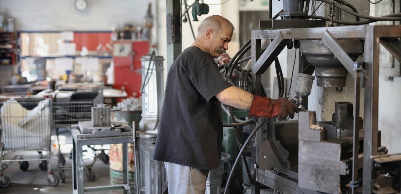 Omjer radnika i umirovljenika: Plaćama pokrivamo tek 60 posto mirovina