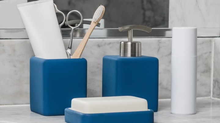 Vodič za oralnu higijenu u starijoj dobi: Stručnjaci savjetuju kako brinuti o zubima i protezama