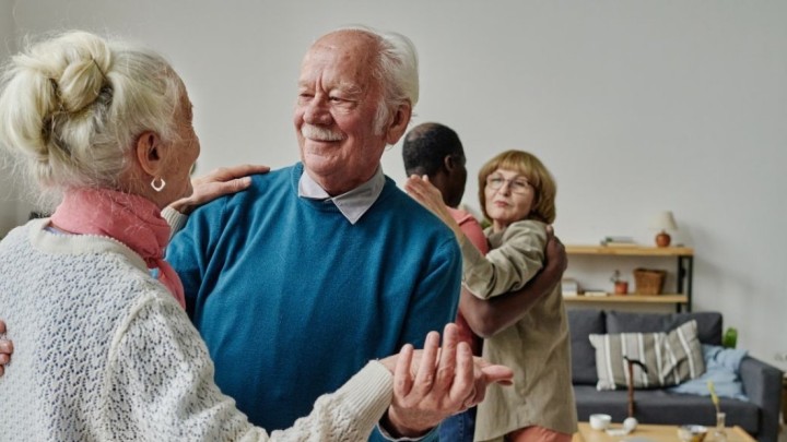 Besplatni plesnjak za umirovljenike: 'Stvarni susret u zamjenu za digitalni svijet'
