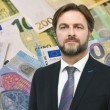 Ministar ne odustaje od ukidanja poreza: Umirovljenicima će 'ostati' 180 milijuna eura