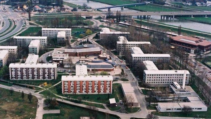 Dom na Savi nekoliko je puta promijenio svoj izgled, ali svim generacijama ostaje u lijepom sjećanju