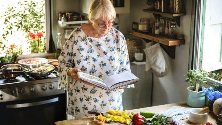 Novo istraživanje o hrani: Umirovljenici najmanje bacaju ostatke hrane nakon kuhanja