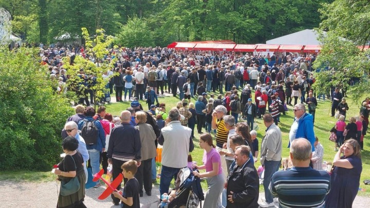 Neki umirovljenici su Praznik rada proveli dijeleći grah: Ipak, većina vas je ostala kod kuće