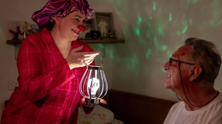 U domove za starije u četiri grada dolaze Crveni nosovi i uspavljuju umirovljenike, donosimo detalje