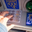 Još uvijek držite PIN uz karticu? Ova praksa koštala je umirovljenicu iz Lipika