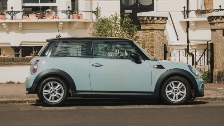 Policajci zaustavili 84-godišnjaka i otkrili da je 72 godine vozio bez vozačke dozvole