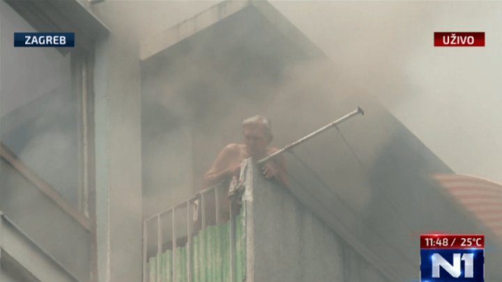 Veliki požar u Zagrebu, vatrogasci spasili starijeg gospodina s balkona na zadnjem katu